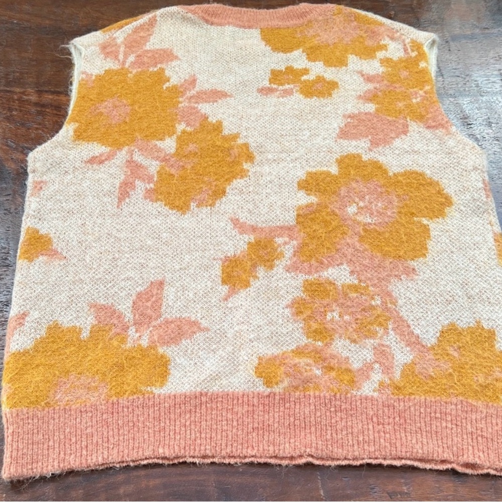 Maeve Floral V-Neck Sweater Vest - Picture 7 of 10